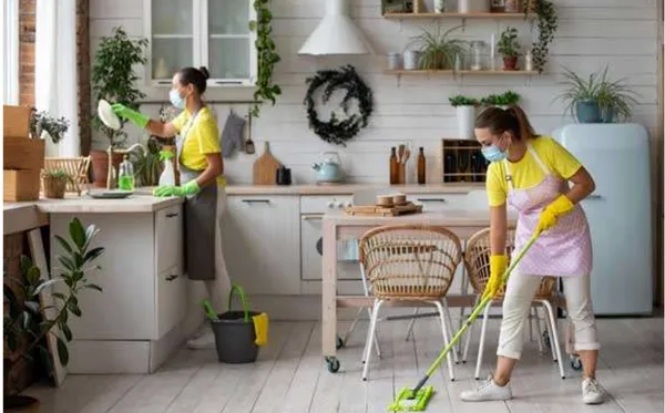 Cleaning bee pros cleaning team in Reno