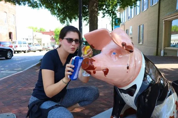 Colombian Cleaning cleaning team in Newnan]